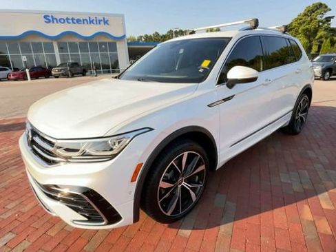 Used 2022 Volkswagen Tiguan SEL R-Line AWD/4WD image 5