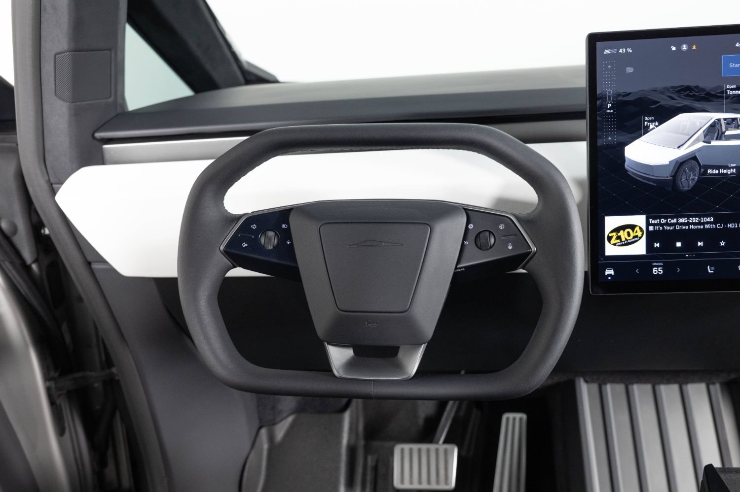 Used 2024 Tesla Cybertruck AWD Crew Cab image 29
