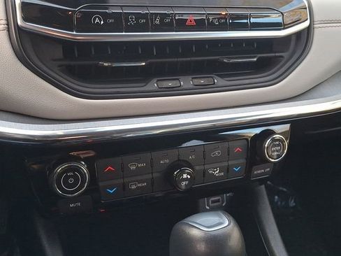 Used 2024 Jeep Compass Limited image 15