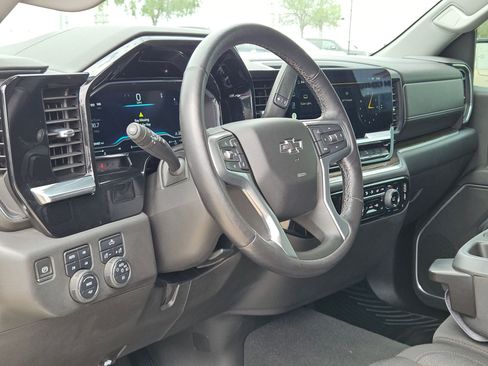 Certified 2022 Chevrolet Silverado 1500 RST w/ Z71 Off-Road Package AWD/4WD image 10