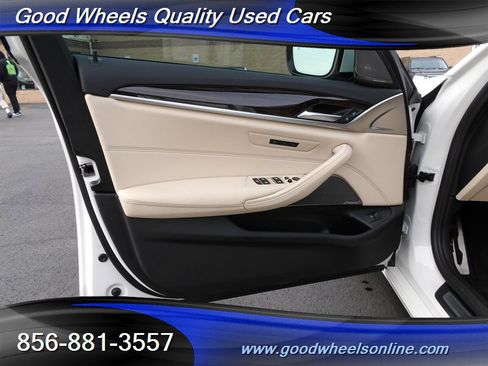 Used 2022 BMW 540i xDrive w/ M Sport Package image 23