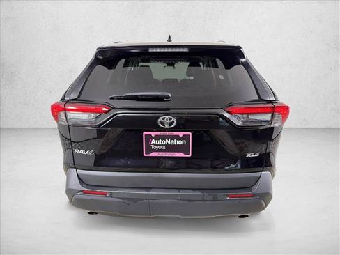 Used 2025 Toyota RAV4 XLE FWD image 4