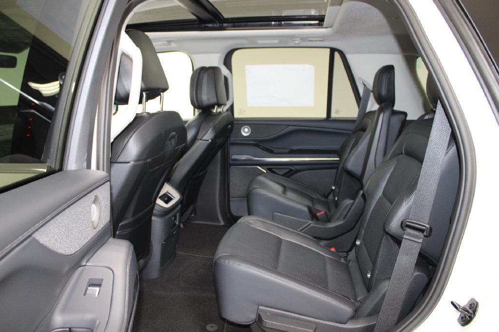 New 2027 Lincoln Navigator Reserve RWD image 26