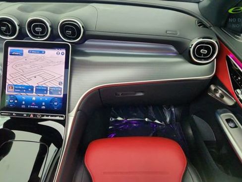 Used 2024 Mercedes-Benz GLC 300 4MATIC image 39