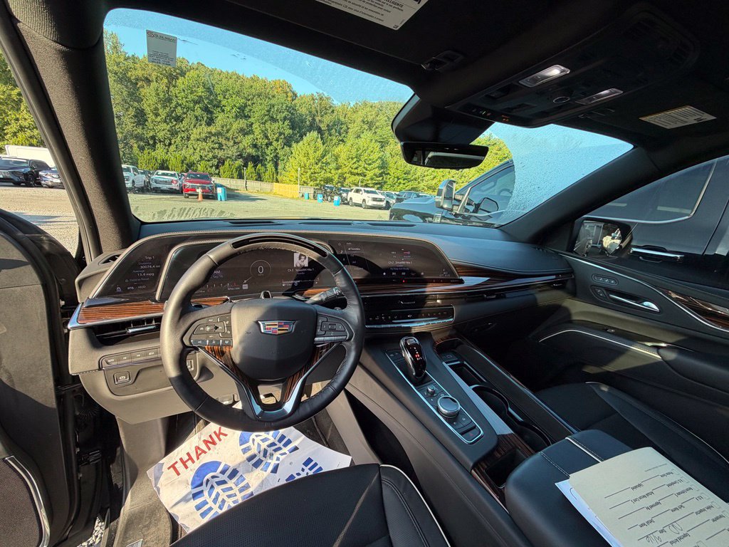 Used 2023 Cadillac Escalade ESV Premium Luxury AWD/4WD image 16