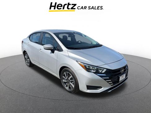 Used 2025 Nissan Versa SV image 1