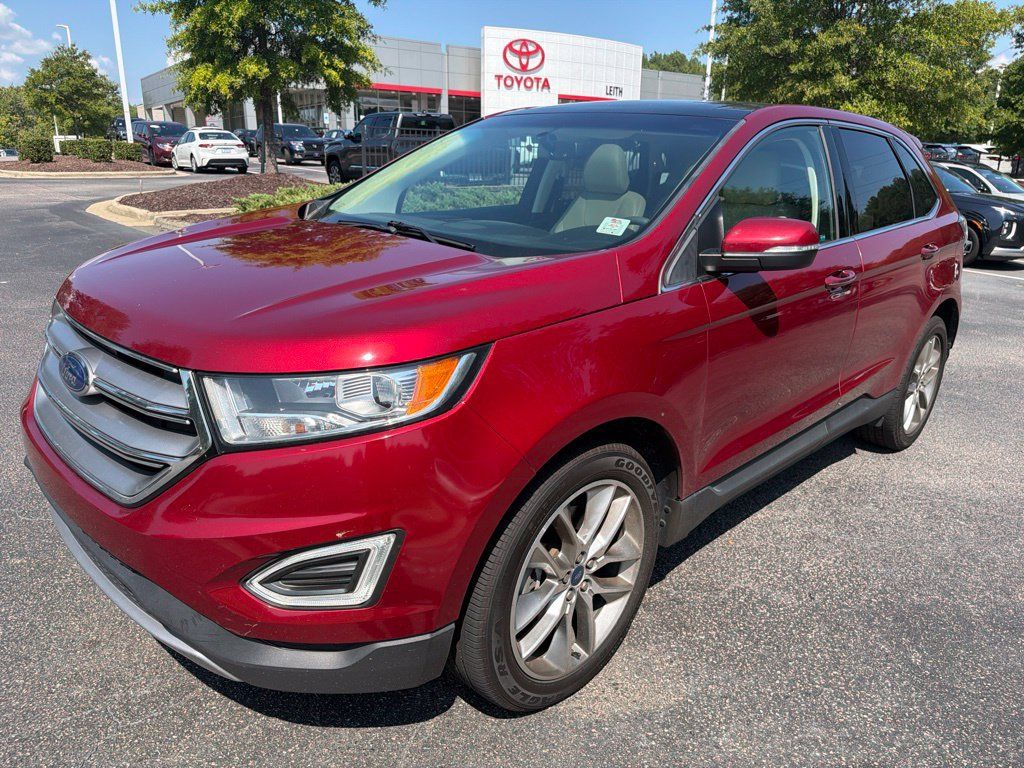 Used 2018 Ford Edge Titanium w/ Equipment Group 301A FWD image 2