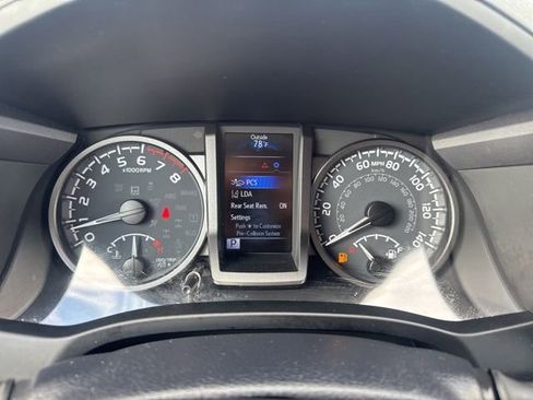 Used 2023 Toyota Tacoma TRD Off-Road image 24