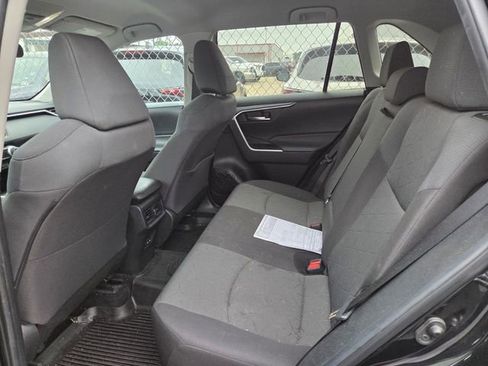 Used 2022 Toyota RAV4 XLE FWD image 5