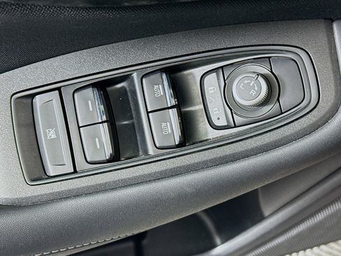 Used 2025 Subaru Outback Premium AWD/4WD image 15