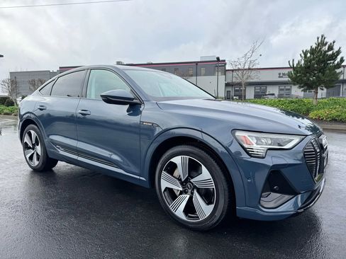 Used 2021 Audi e-tron Prestige w/ Prestige Package image 1