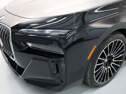 Used 2024 BMW 760i xDrive w/ Executive Package image 60