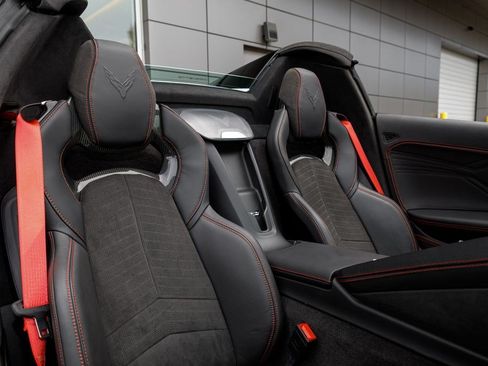 Used 2024 Chevrolet Corvette Z06 w/ Stealth Interior Trim Package RWD image 12