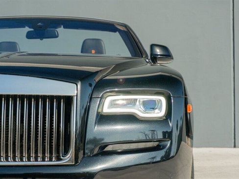 Used 2018 Rolls-Royce Dawn image 28