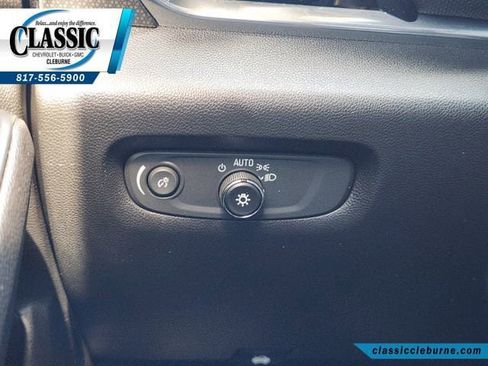 Used 2023 Chevrolet Traverse Premier image 40