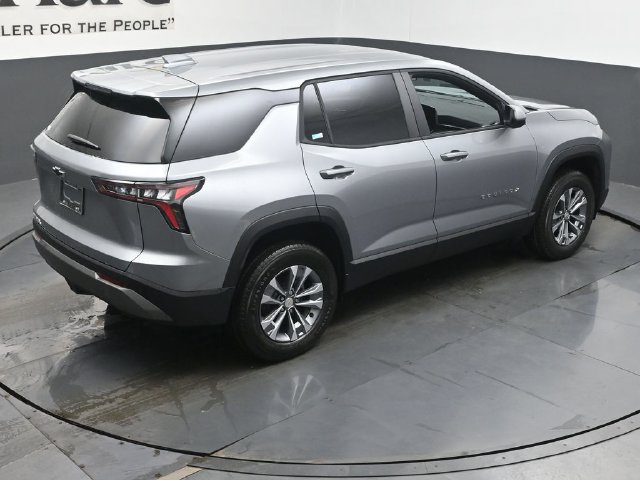 New 2027 Chevrolet Equinox LT w/ LPO, Floor Liner Package FWD image 18