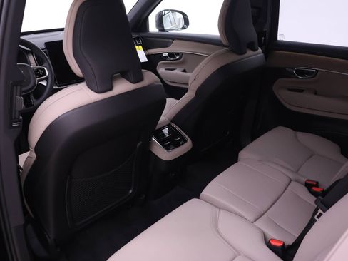 Certified 2025 Volvo XC90 B5 Plus AWD/4WD image 14