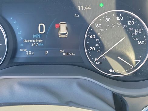 Used 2024 Toyota Sienna Limited image 25