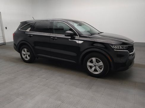 Used 2023 Kia Sorento LX FWD image 11