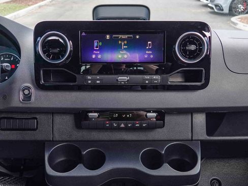 New 2025 Mercedes-Benz Sprinter 2500 image 12