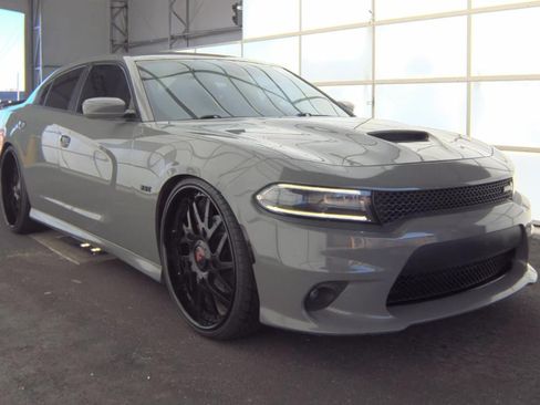 Used 2018 Dodge Charger R/T Scat Pack image 5