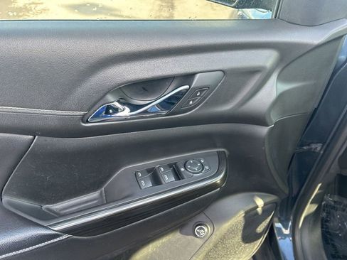 Used 2019 GMC Acadia SLT w/ LPO, Floor Liner Package FWD image 23