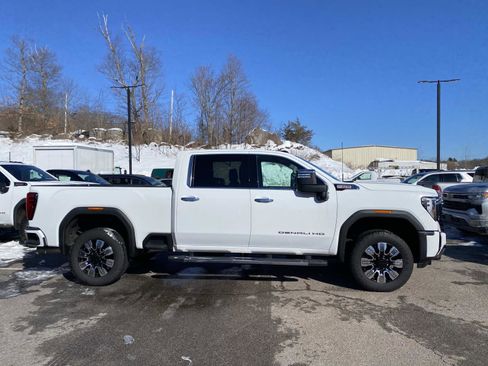 Used 2024 GMC Sierra 3500 Denali image 5