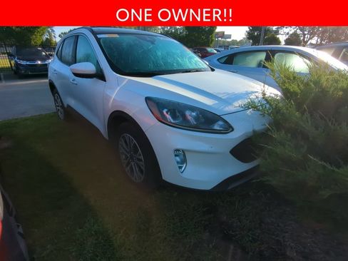 Used 2022 Ford Escape SEL w/ Technology Package AWD/4WD image 3