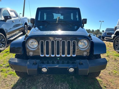 Used 2016 Jeep Wrangler Unlimited Sahara w/ Max Tow Package image 2