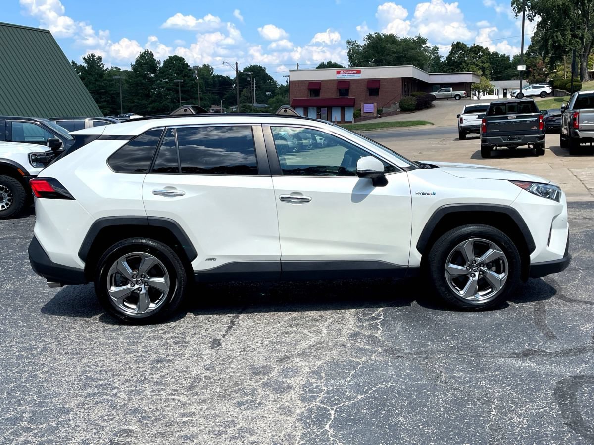 Used 2020 Toyota RAV4 Limited AWD/4WD image 4