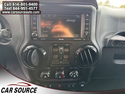 Used 2014 Jeep Wrangler Unlimited Sahara image 22