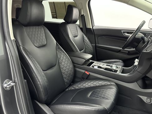 Used 2024 Ford Edge Titanium image 37