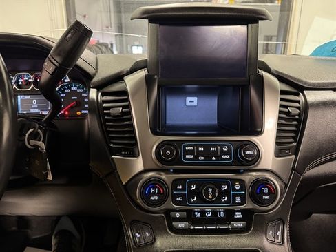 Used 2018 Chevrolet Suburban LT w/ LT Signature Package AWD/4WD image 27