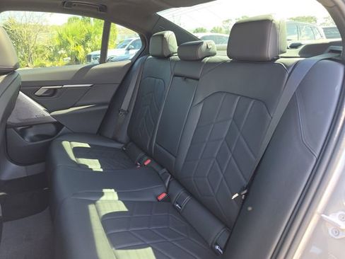 New 2025 BMW 530i w/ Premium Package image 18