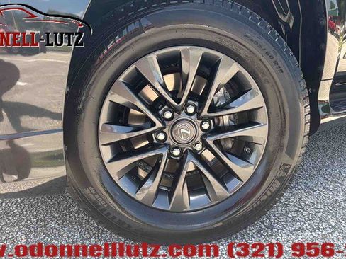Used 2022 Lexus GX 460 Premium AWD/4WD image 2