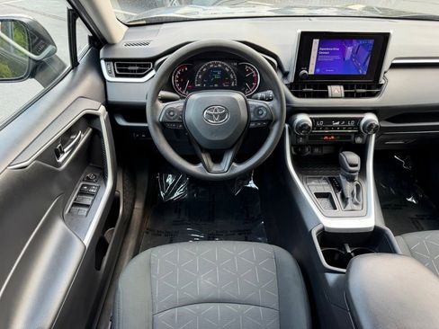 Used 2024 Toyota RAV4 XLE FWD image 27