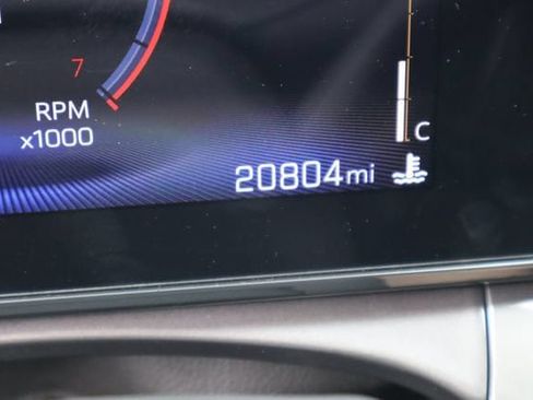 Used 2024 Chevrolet Trax ACTIV w/ Sunroof Package FWD image 11