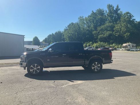 Used 2018 Ford F150 King Ranch w/ Equipment Group 601A Luxury AWD/4WD image 8