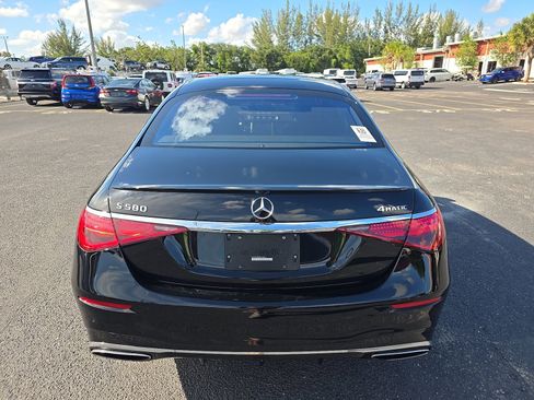 Used 2022 Mercedes-Benz S 580 4MATIC Sedan w/ AMG Line Package image 7