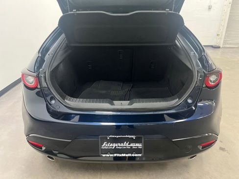 Used 2022 MAZDA MAZDA3 s image 3