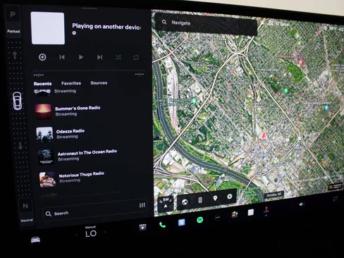 Used 2021 Tesla Model S Plaid image 19