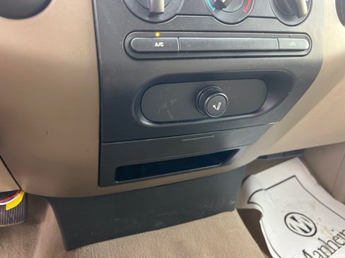 Used 2007 Ford F150 XLT RWD image 19