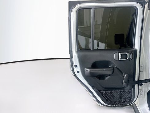 Used 2020 Jeep Gladiator Sport AWD/4WD image 25