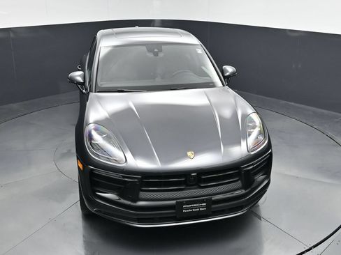 Certified 2025 Porsche Macan AWD/4WD image 23