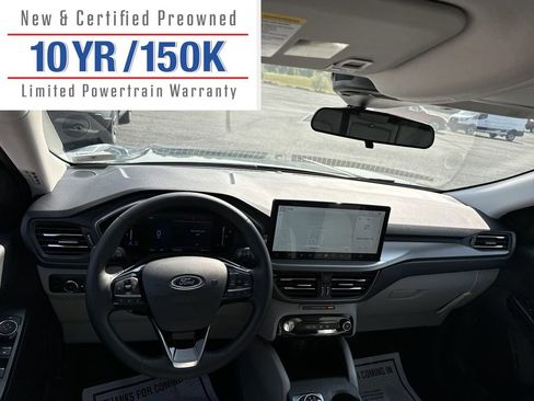 Used 2024 Ford Escape SE image 13