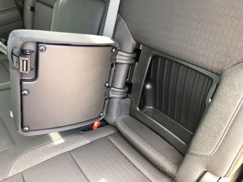 New 2025 GMC Sierra 1500 Elevation image 38