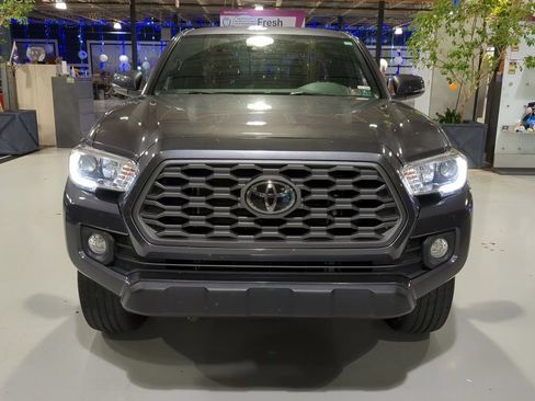 Used 2021 Toyota Tacoma TRD Off-Road AWD/4WD image 3