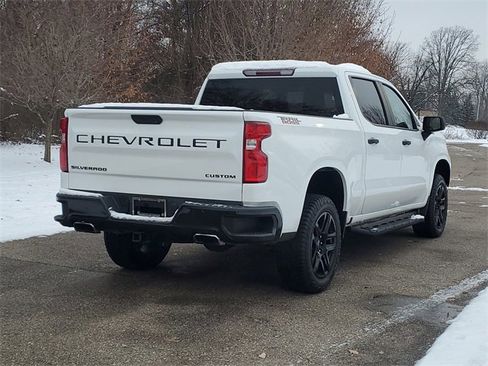 Used 2021 Chevrolet Silverado 1500 Custom Trail Boss w/ LPO, Dark Essentials Package image 4