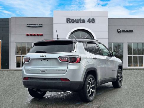 Used 2025 Jeep Compass Limited image 5