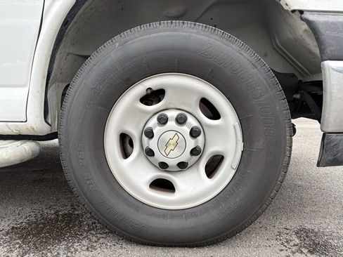 Used 2024 Chevrolet Express 2500 w/ Driver Convenience Package image 20